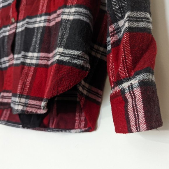 Coziest Red Black Plaid American Eagle Ahh-mazingly Soft Flannel - Medium - Picture 3 of 8